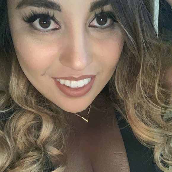 Meet your Posher, Kitzia - Picture 1 of 2